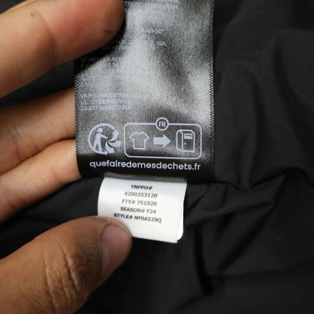 North Face Vest Womens Small Black Everyday Insulated Full Zip Light Warm LOGO